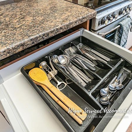 Wigan Serviced Accommodation מראה חיצוני תמונה