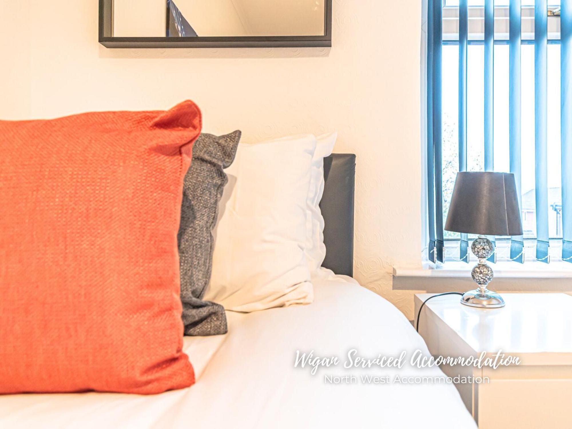 Wigan Serviced Accommodation מראה חיצוני תמונה