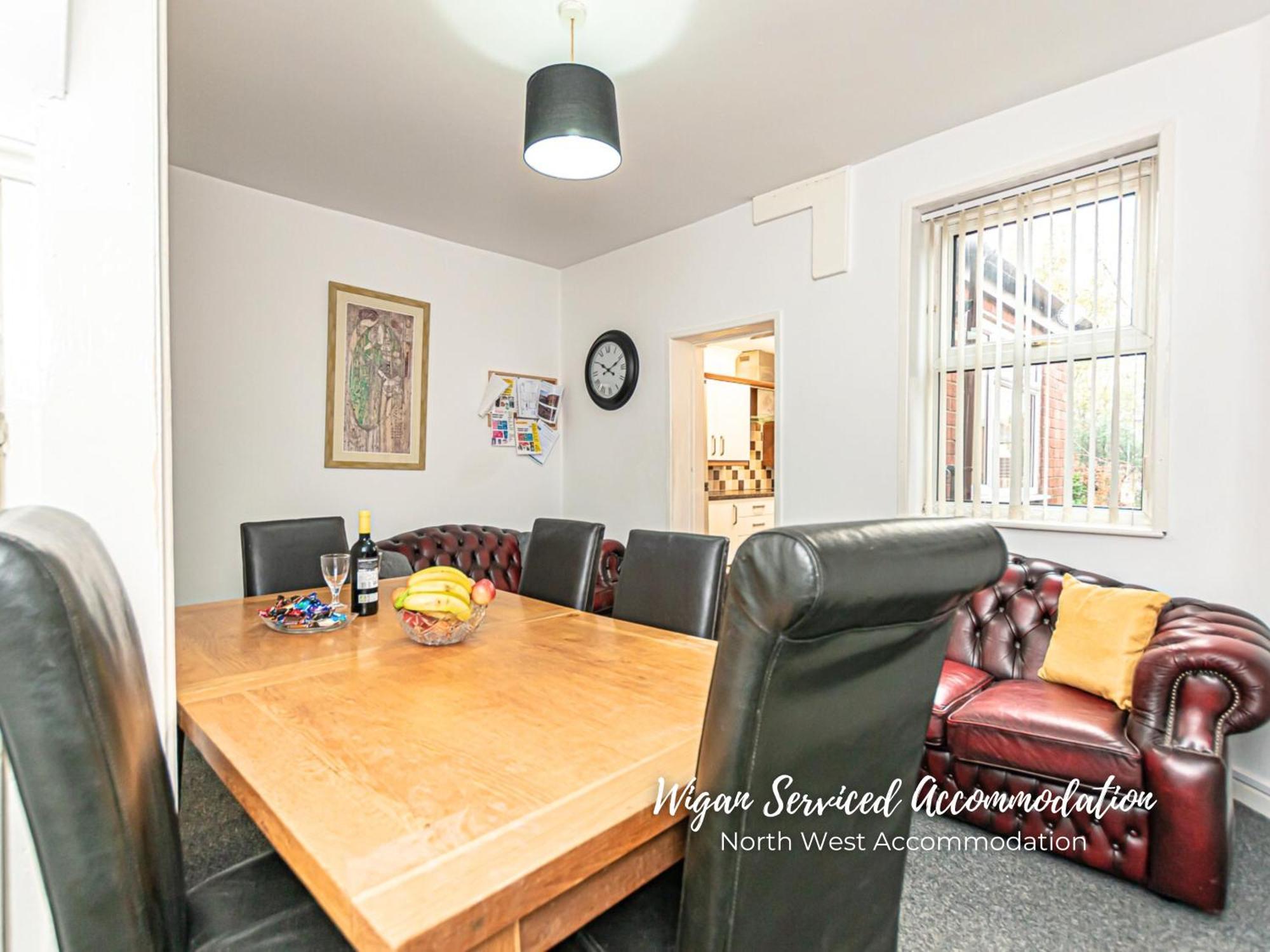 Wigan Serviced Accommodation מראה חיצוני תמונה
