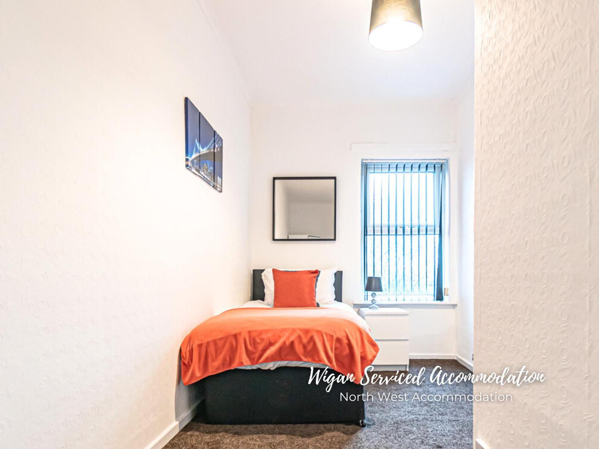 Wigan Serviced Accommodation מראה חיצוני תמונה